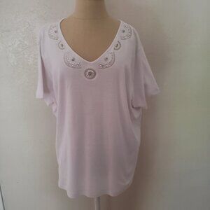 Jason Maxwell white v neck